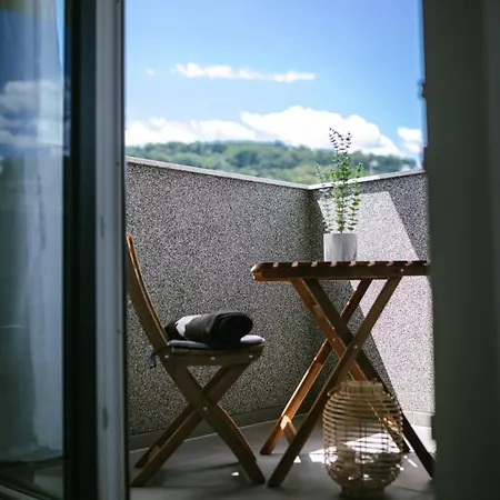 Modern In - Steps From Downtown & Parking *