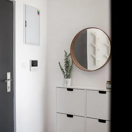 Modern In - Steps From Downtown & Parking Appartamento Prešov