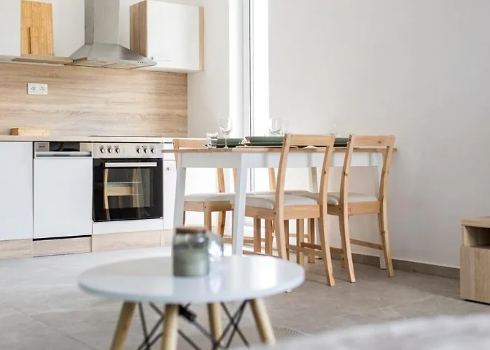 Apartment Modern In - Steps From Downtown & Parking