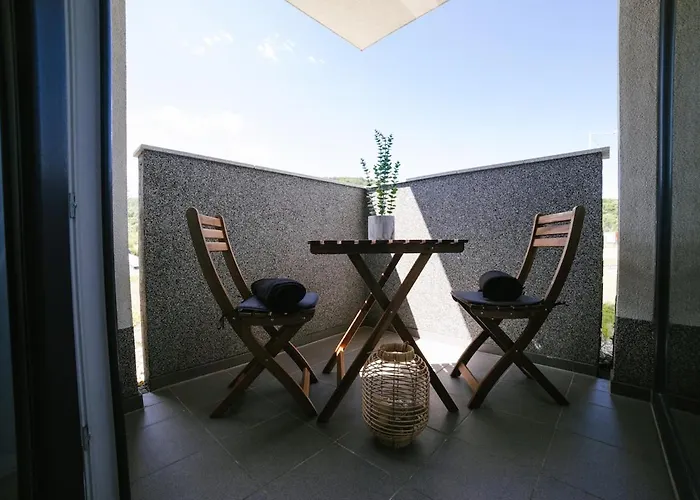 Modern In - Steps From Downtown & Parking Apartment *